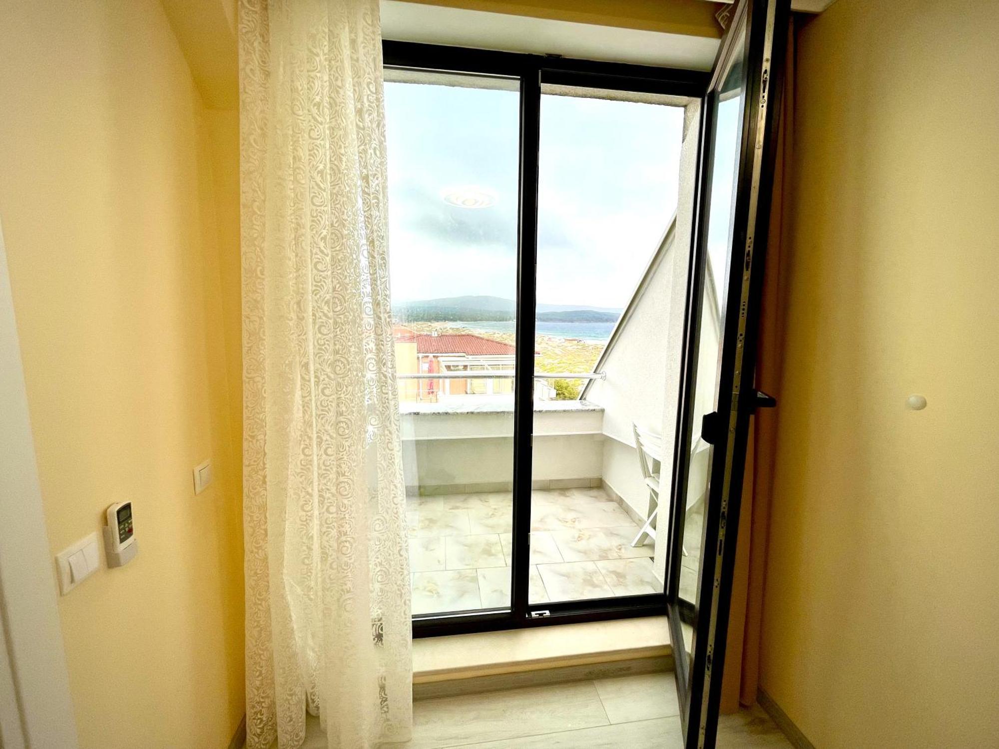 Aparthotel Stamopolu Lux free parking à Primorsko Extérieur photo