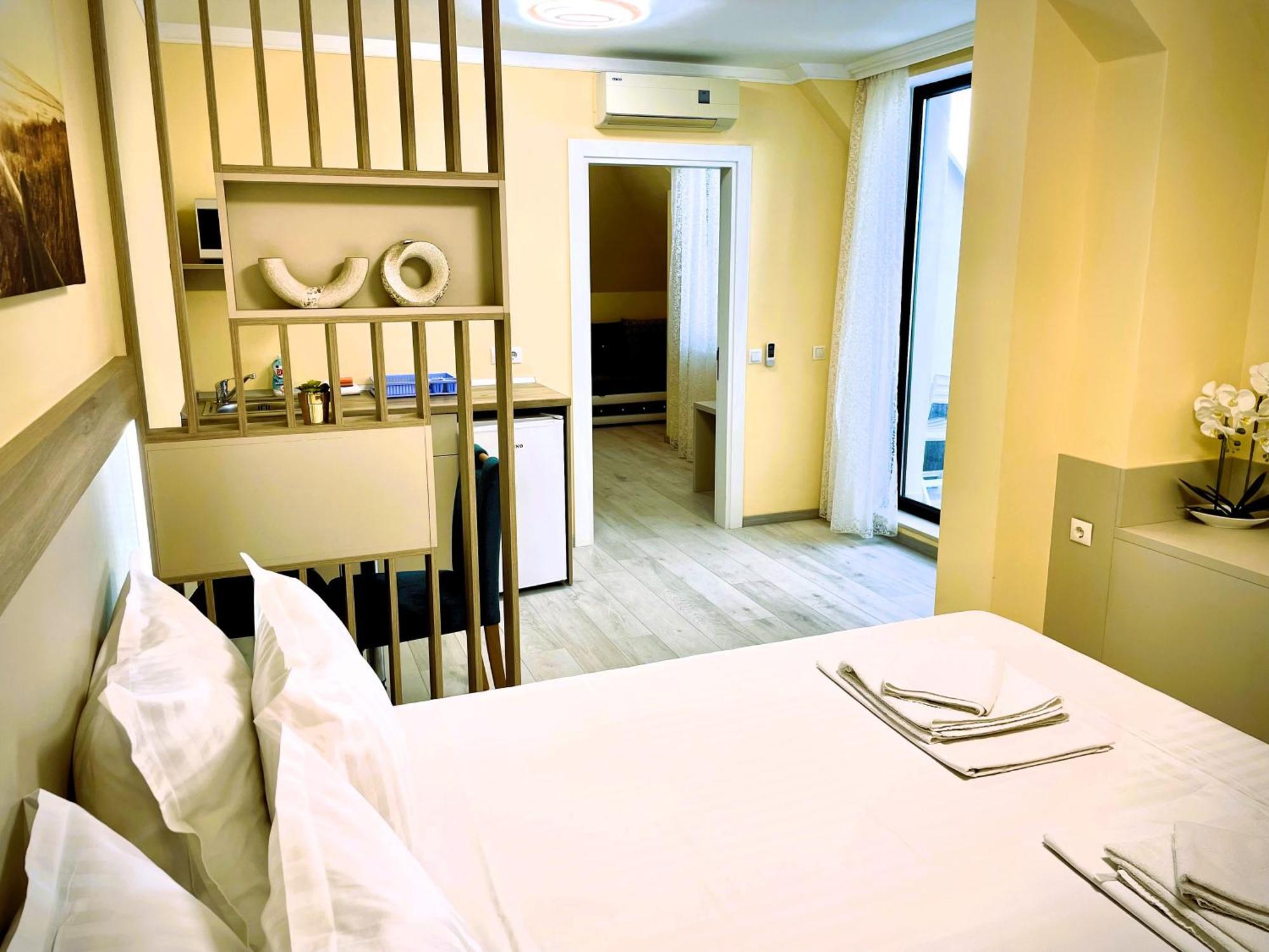 Aparthotel Stamopolu Lux free parking à Primorsko Extérieur photo